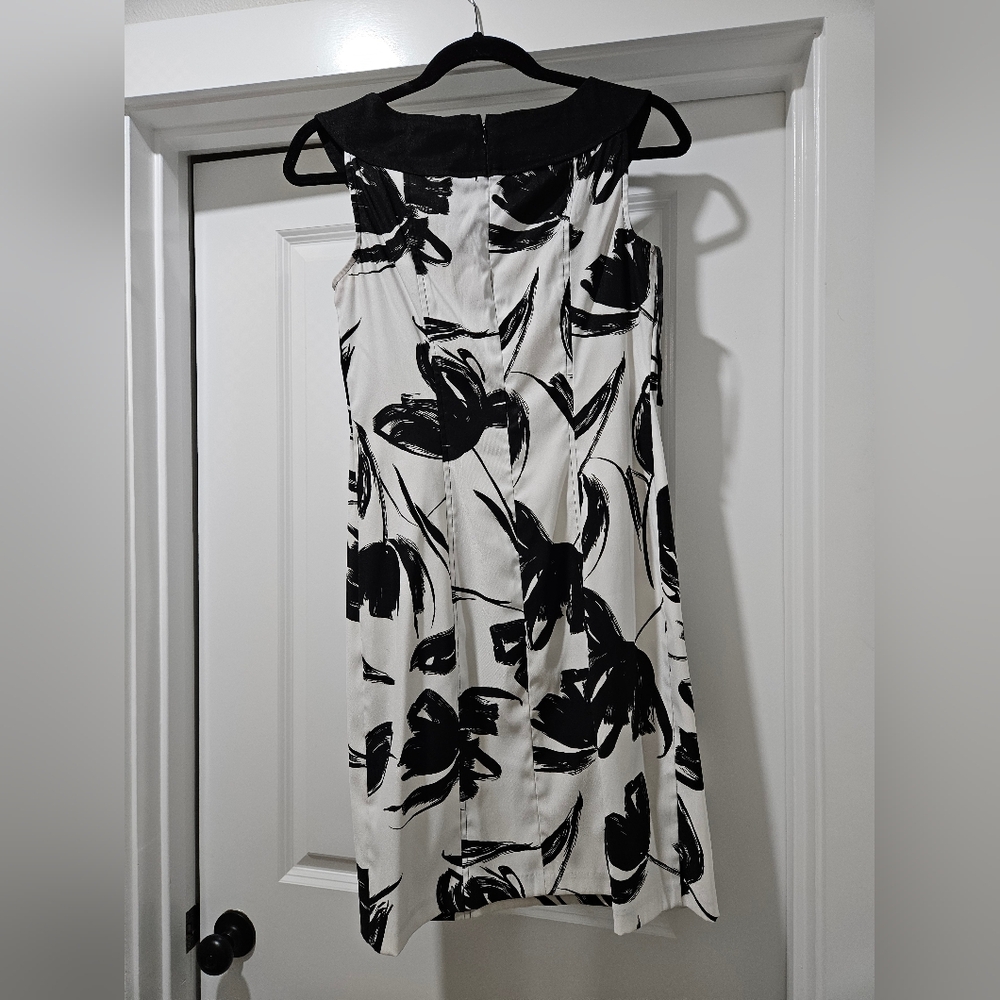Elegant Black and White Floral Dress - Size 6 - Picture 2 of 4